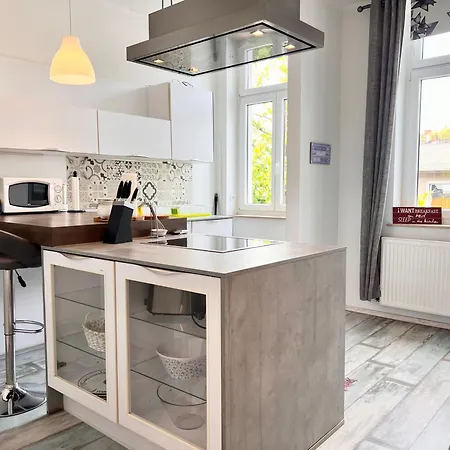 London Suite Fuer 4 Mit Kueche Und Wifi Essen Exterior photo